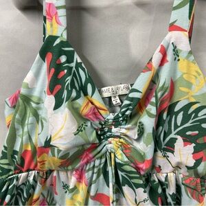 Jamie & Layla Hawaiian‎ print dress with gathered drawstring front in size 1X